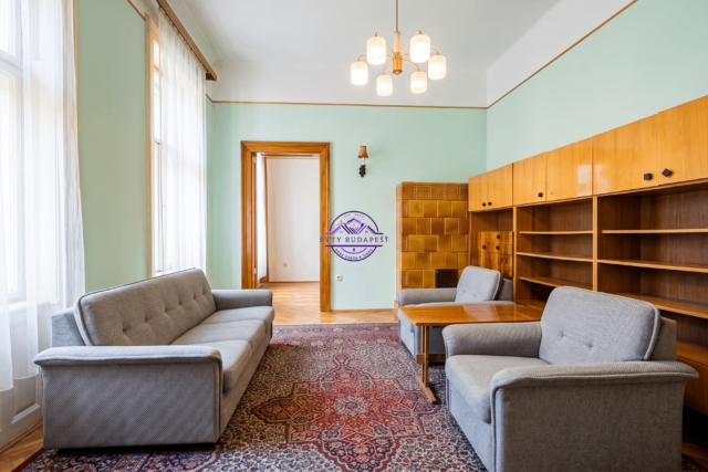 12-01 INVESTIČNÁ PRÍLEŽITOSŤ: 53 m² byt na Népszinház utca s potenciálom rozdelenia (Budapešť VIII.)